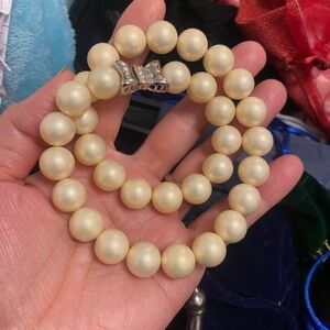 Mata Traders Cream Pearl Necklace with Silver Bow Clasp